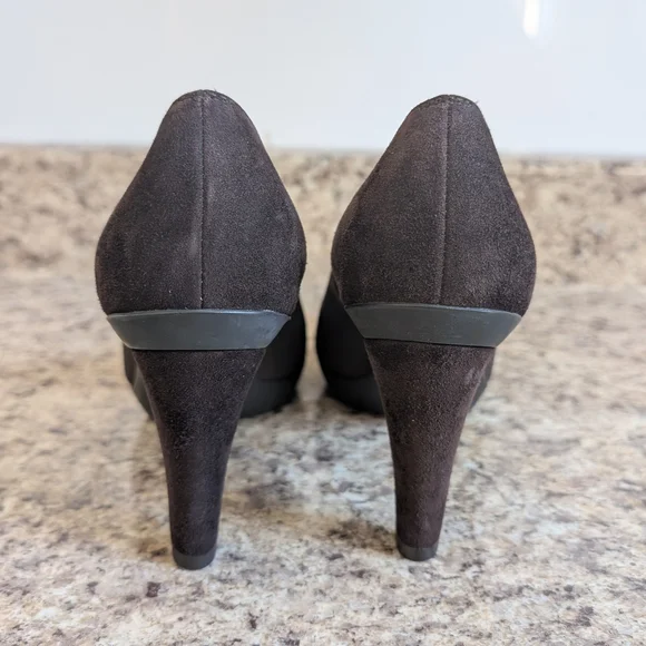 Stuart Weitzan Heels - Picture 6 of 7